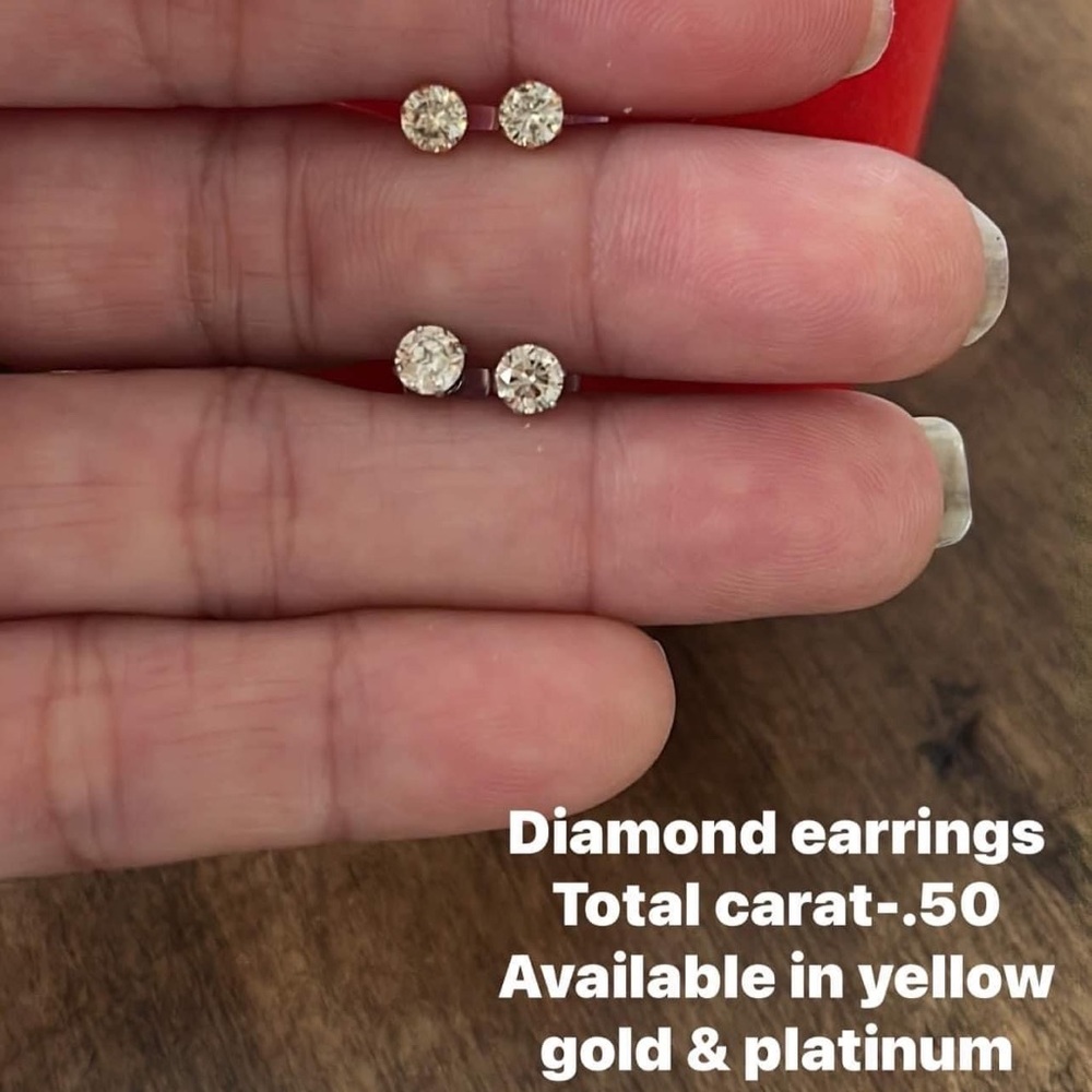 Réal diamond earrings total carat weight .50